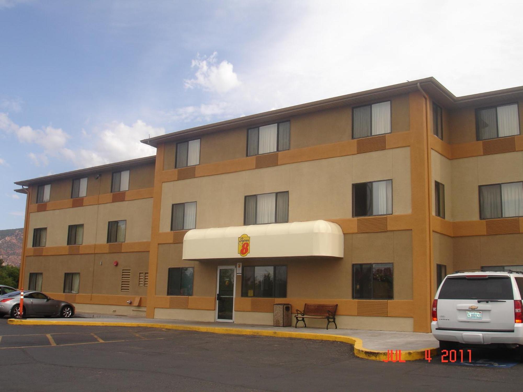 Super 8 By Wyndham Cedar City Exterior foto